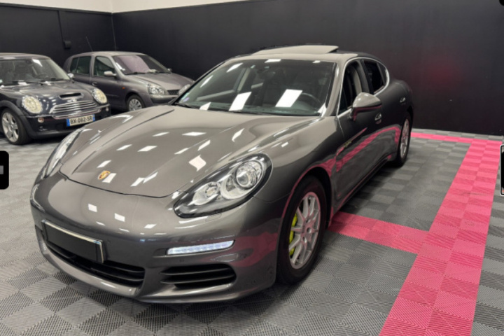 PORSCHE PANAMERA