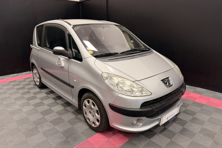 PEUGEOT 1007