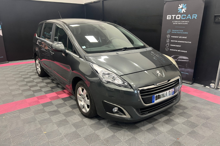 PEUGEOT 5008