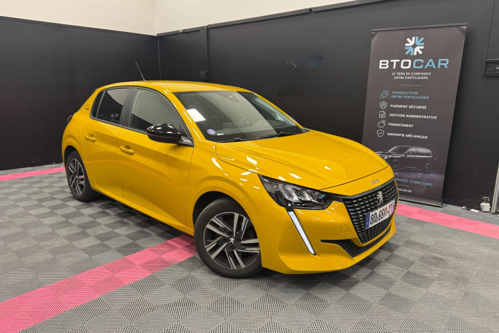PEUGEOT 208